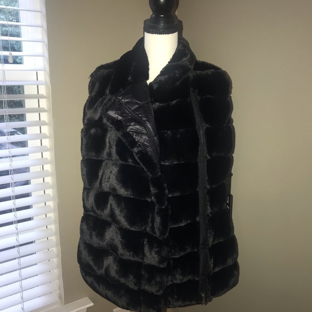 Puffer Jacket/Vest - Picture 2 of 5